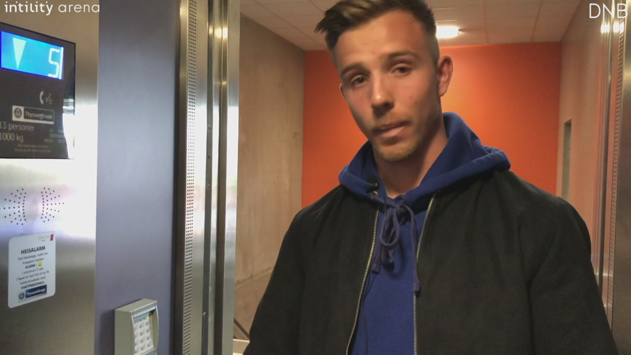 Ti i heisen med en ekte Vål´enga-gutt!